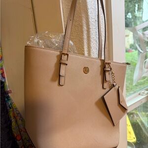 Elegant Cream Tote Bag Anne Klein with New Coin Purse